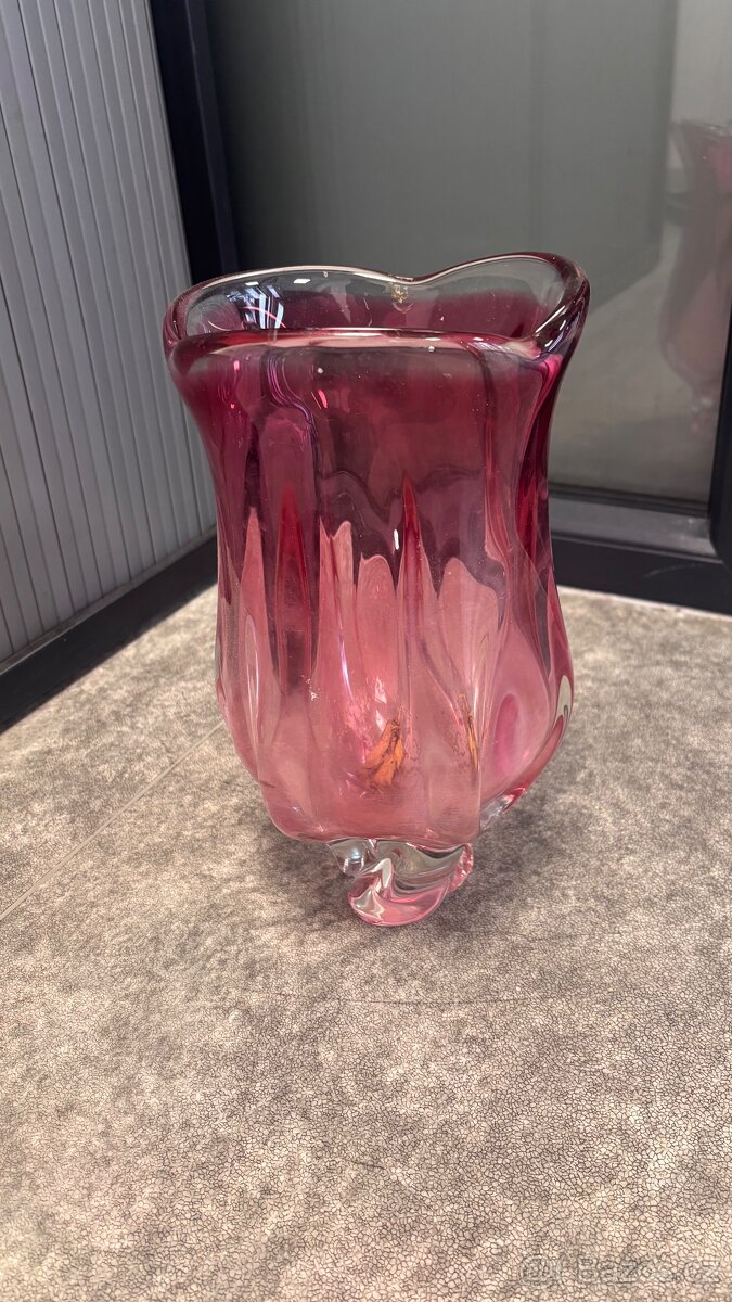 Váza rosalinové sklo