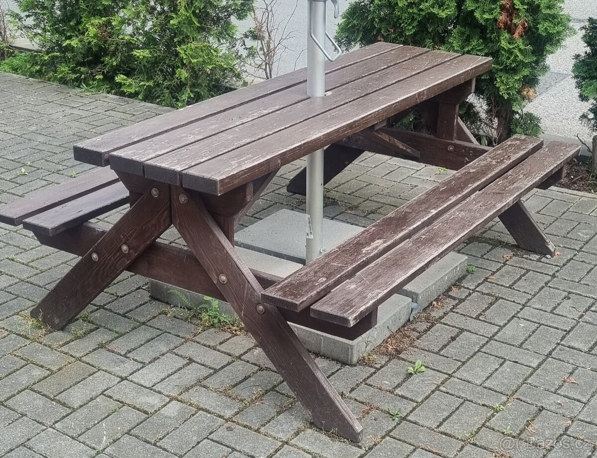 5 x zahradní stoly pro 6 osob
