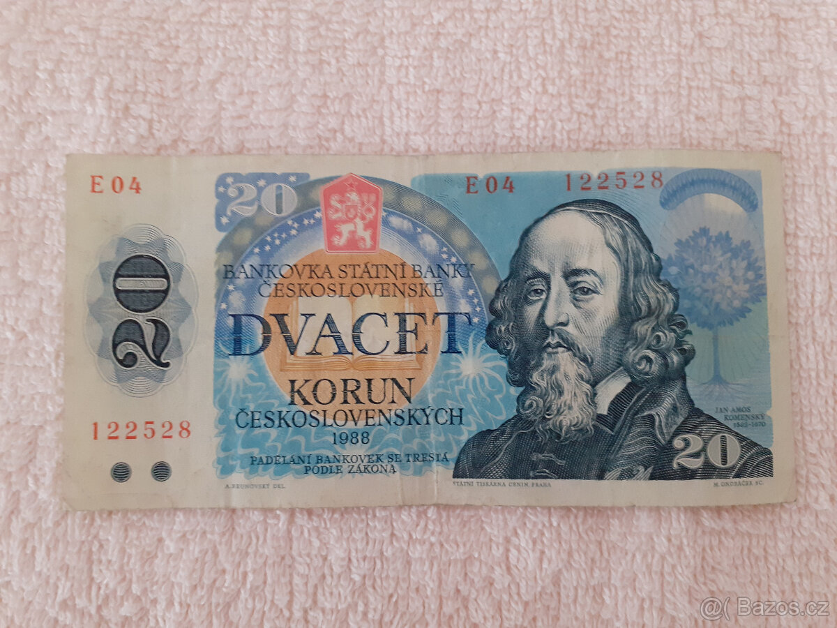 Staré papírové bankovky