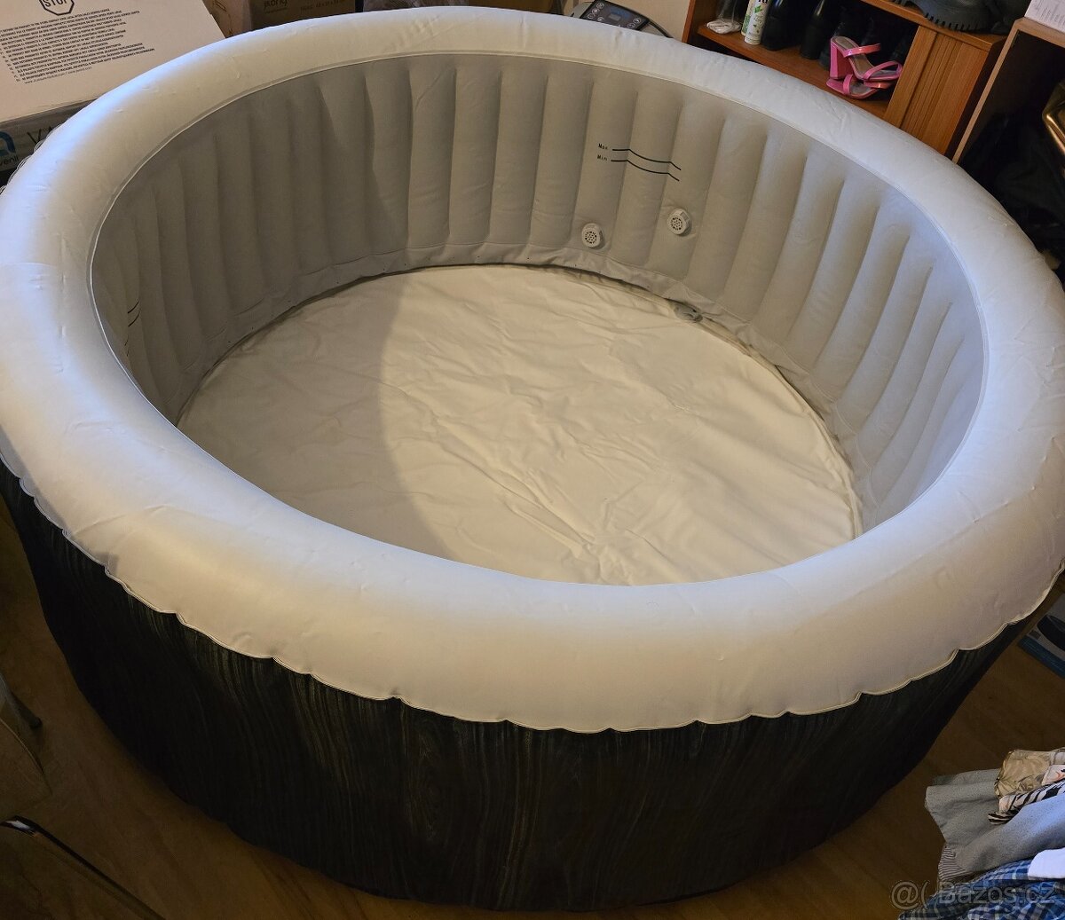 SLEVA Nová vířivka Avenli Vancouver SPA + podvodní vysavač