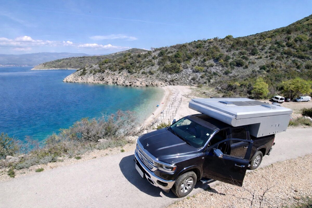Obytná nástavba na pick up
