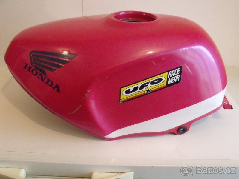 Honda - nádrž