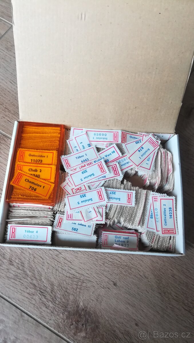 Prodám staré štítky na doporučené dopisy. Různé města.