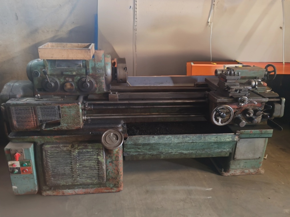 Prodám soustruh na kov TOS Trenčín SV18R