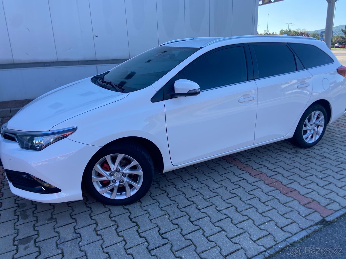 Toyota Auris 1.6i 97kw