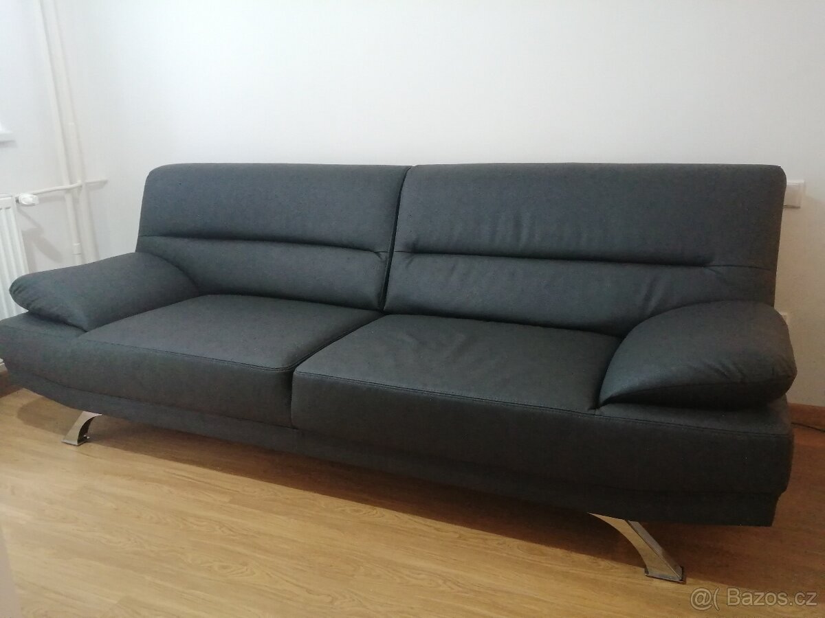 pohovka pro 3 osoby + taburet