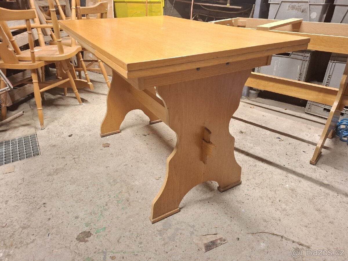 8x stůl