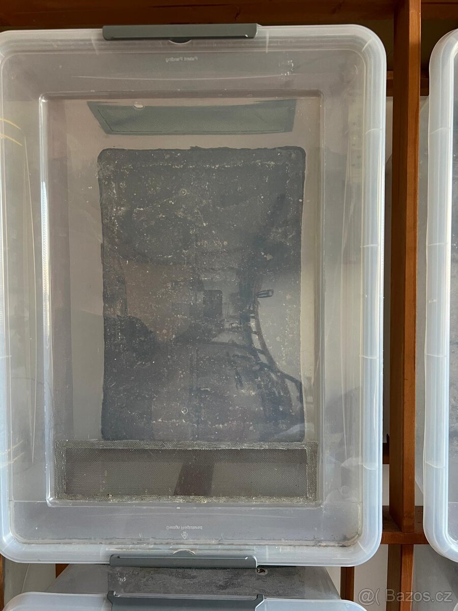 Terárium s 3D stěnou