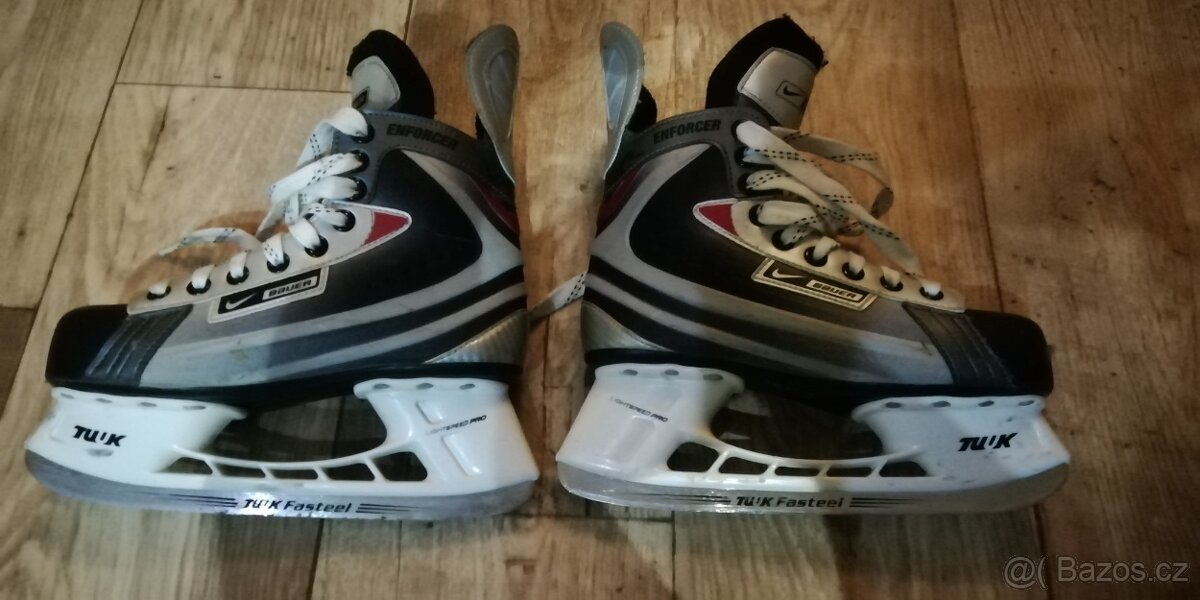 Hokejové brusle vel 38,5