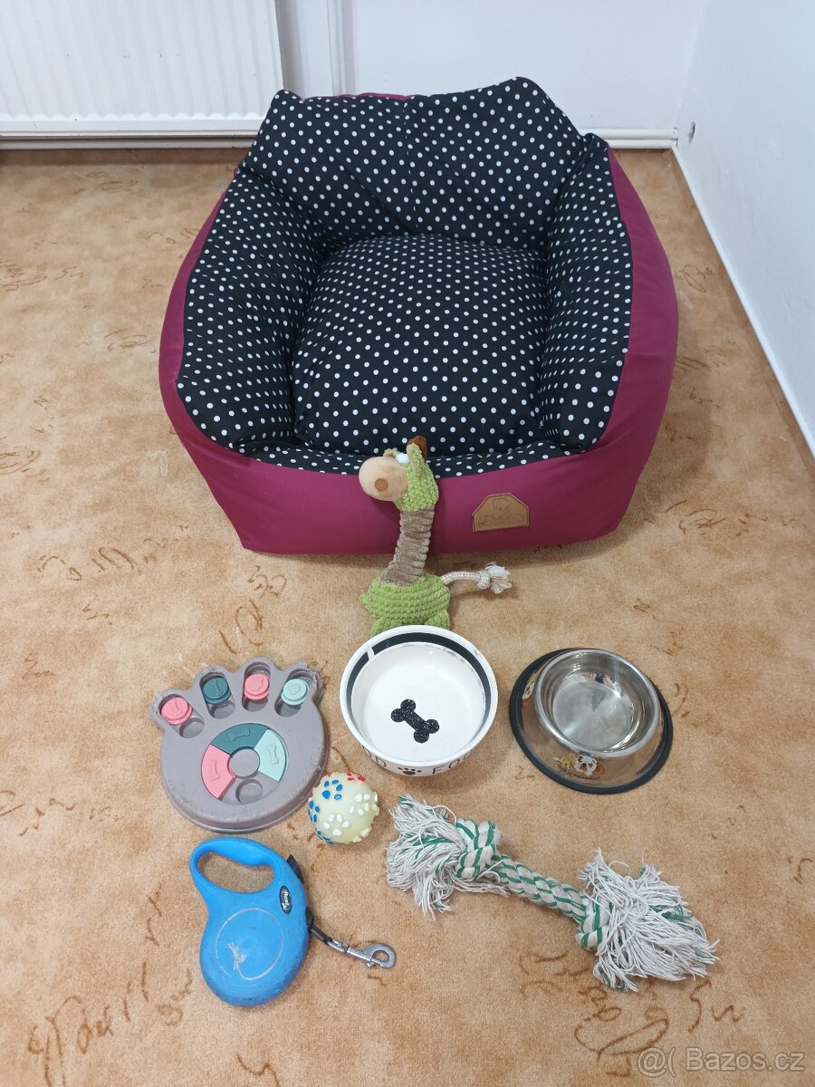 Psí pelíšek Cerino 85 x 85 + výbava pro pejska
