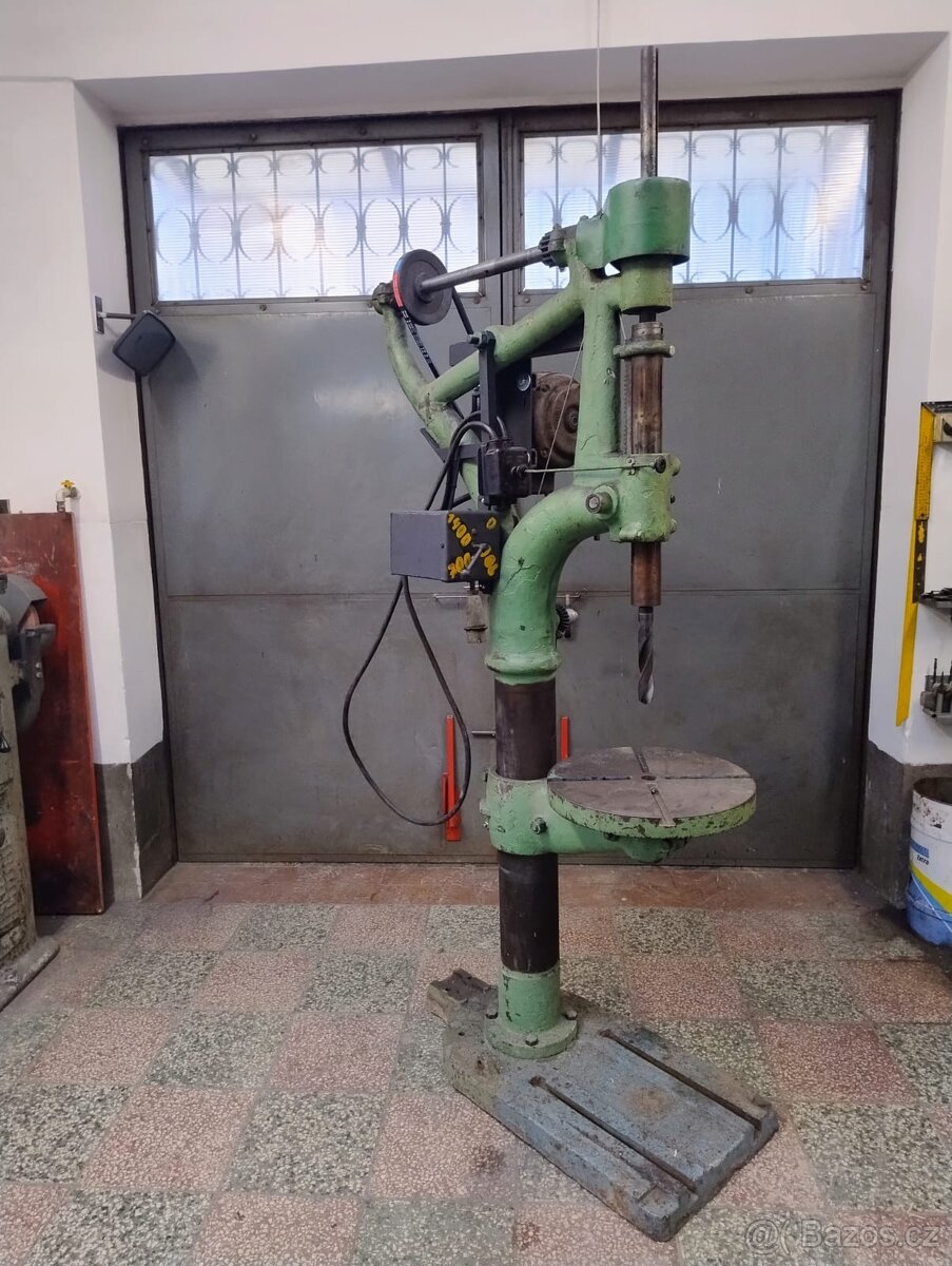 Stojanová vrtačka VOLMAN