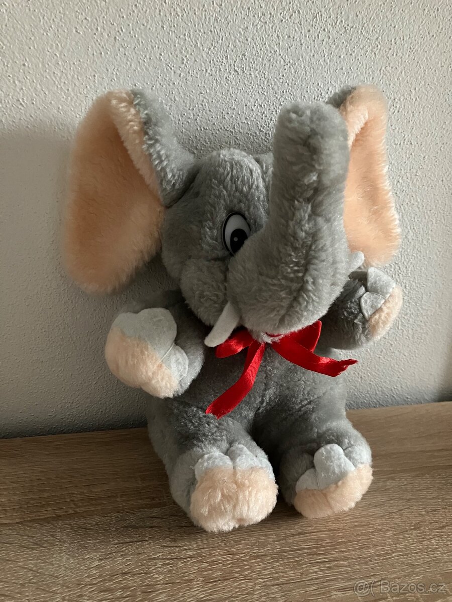 Plyšový slon