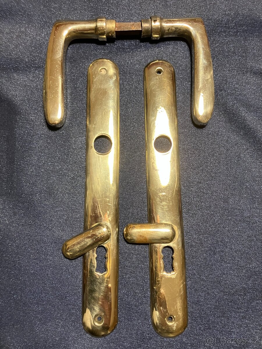 Mosazné dveřní kování