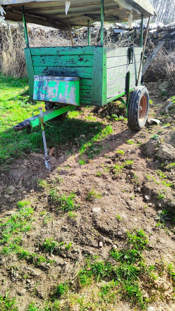 Vlečka za traktor dvoukolová
