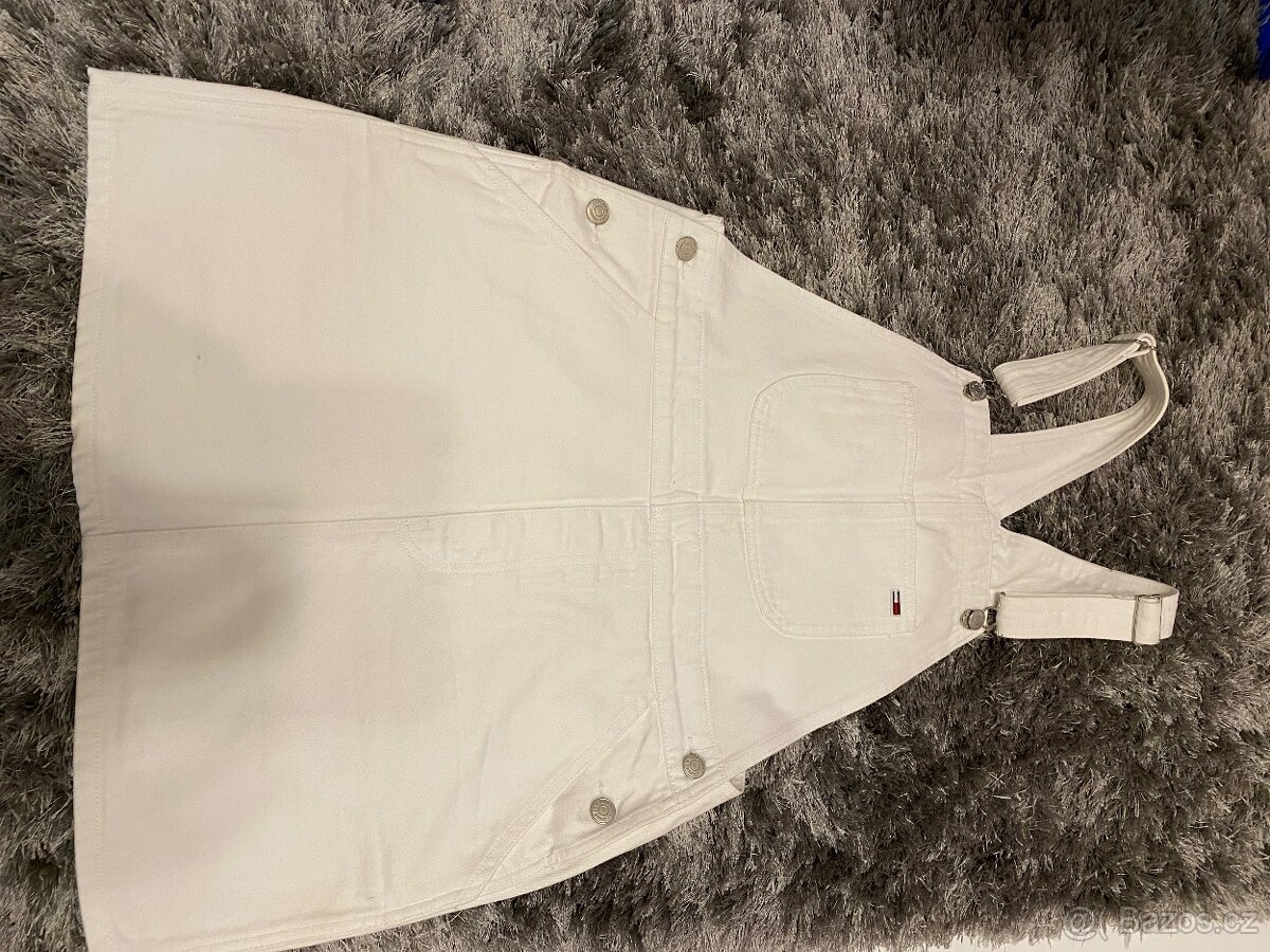 Džínové šaty s laclem