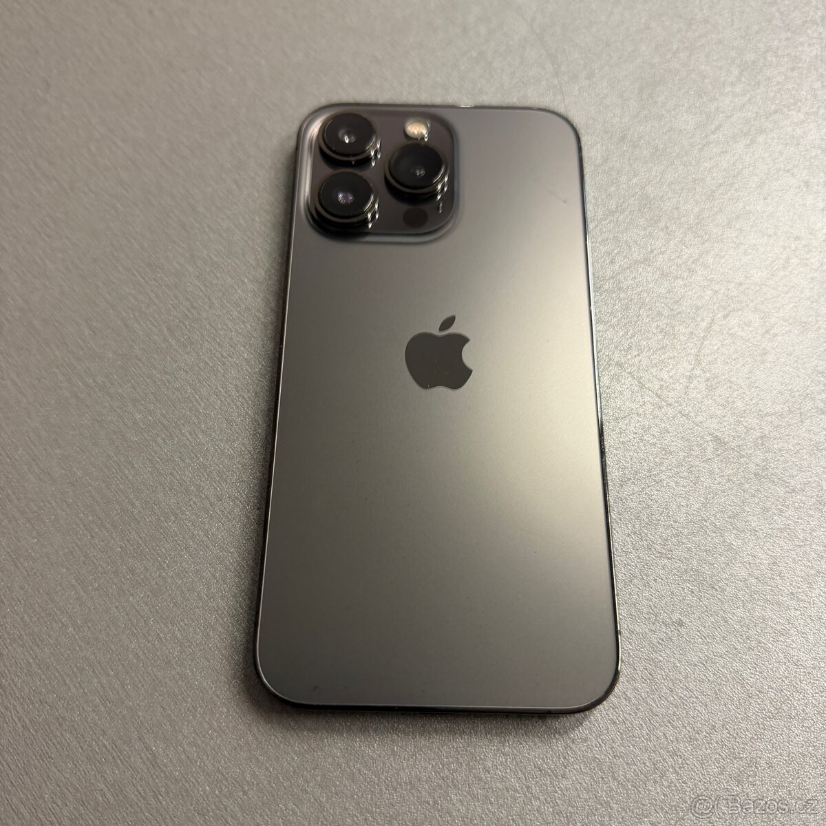 iPhone 13 Pro 256GB graphite, pěkný stav, 12 měsíců záruka