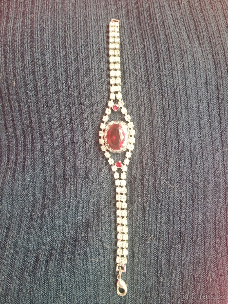 KRÁSNÝ NÁRAMEK RETRO JABLONEC