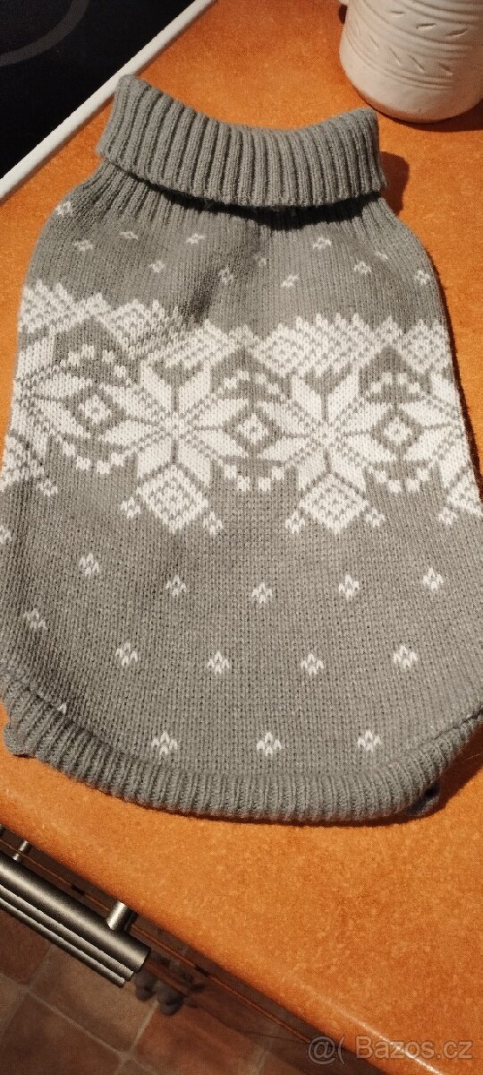 Svetr nový s norským vzorem 35 cm záda