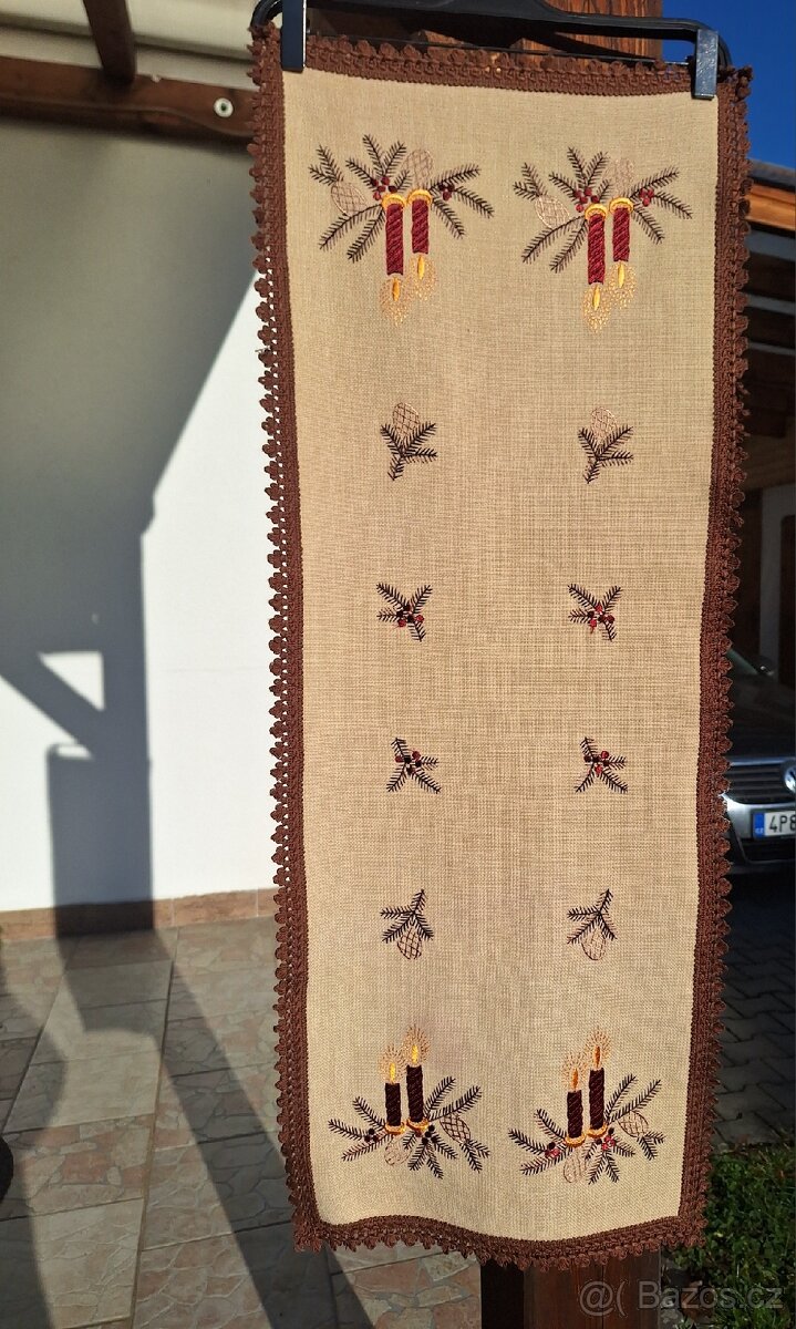 VÁNOČNÍ DEČKA NA STŮL vel. 98cm/38cm