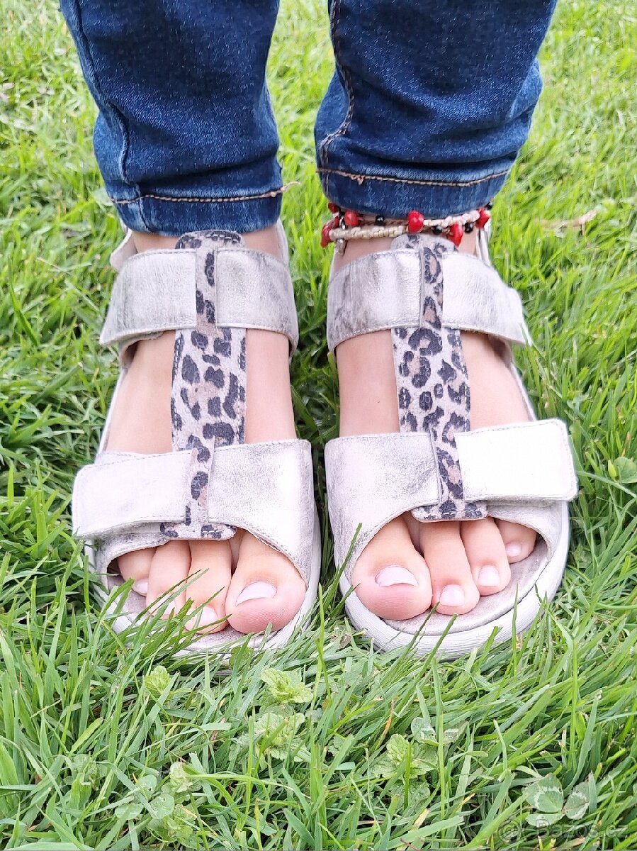 SANDÁLKY NA KLÍNKU WALDLÄUFER vel. 39,5