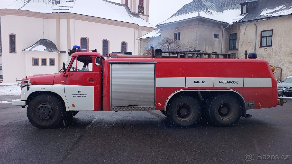 Hasičská cisterna Tatra 148 CAS 32