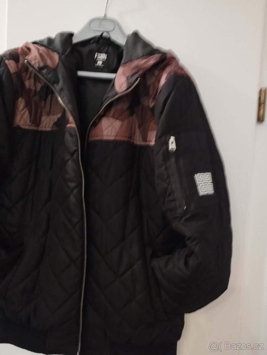 černá bunda ,