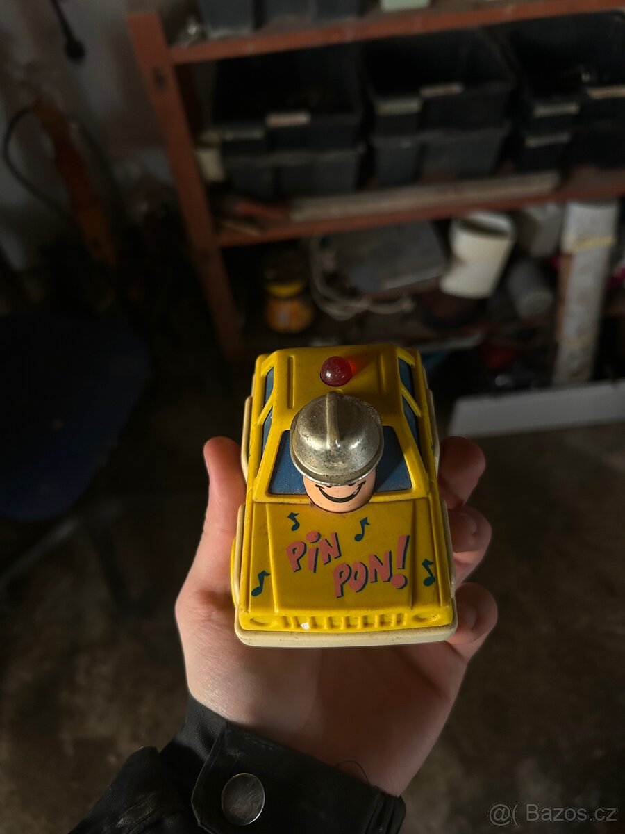 Pin Pon staré autíčko
