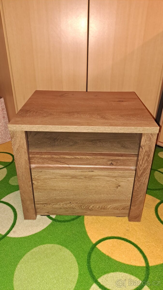 Prodám Noční stolek