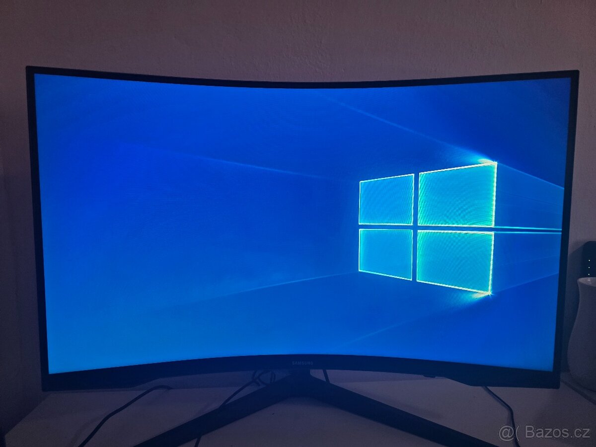 32" Samsung Odyssey G5 (144Hz, QHD, 1000R)