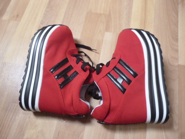 tenisky s vyvýšenou podrážkou vel. 37-38