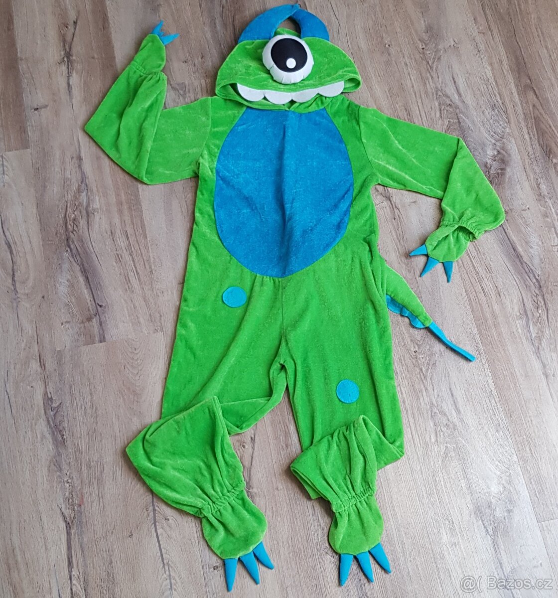 Kostým tib. Vel.6-7let.