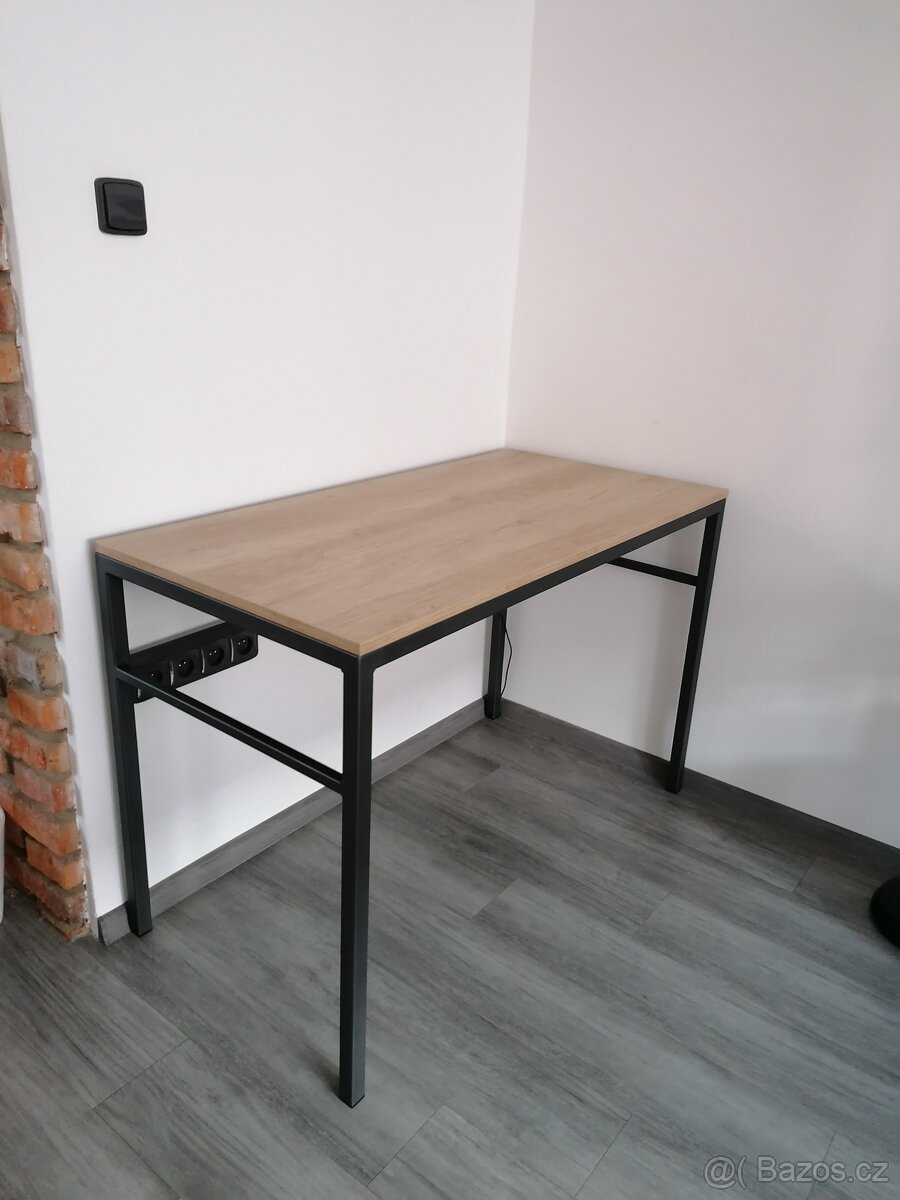 Stůl - pc nebo psací, ocelové nohy, deska dub nebraska