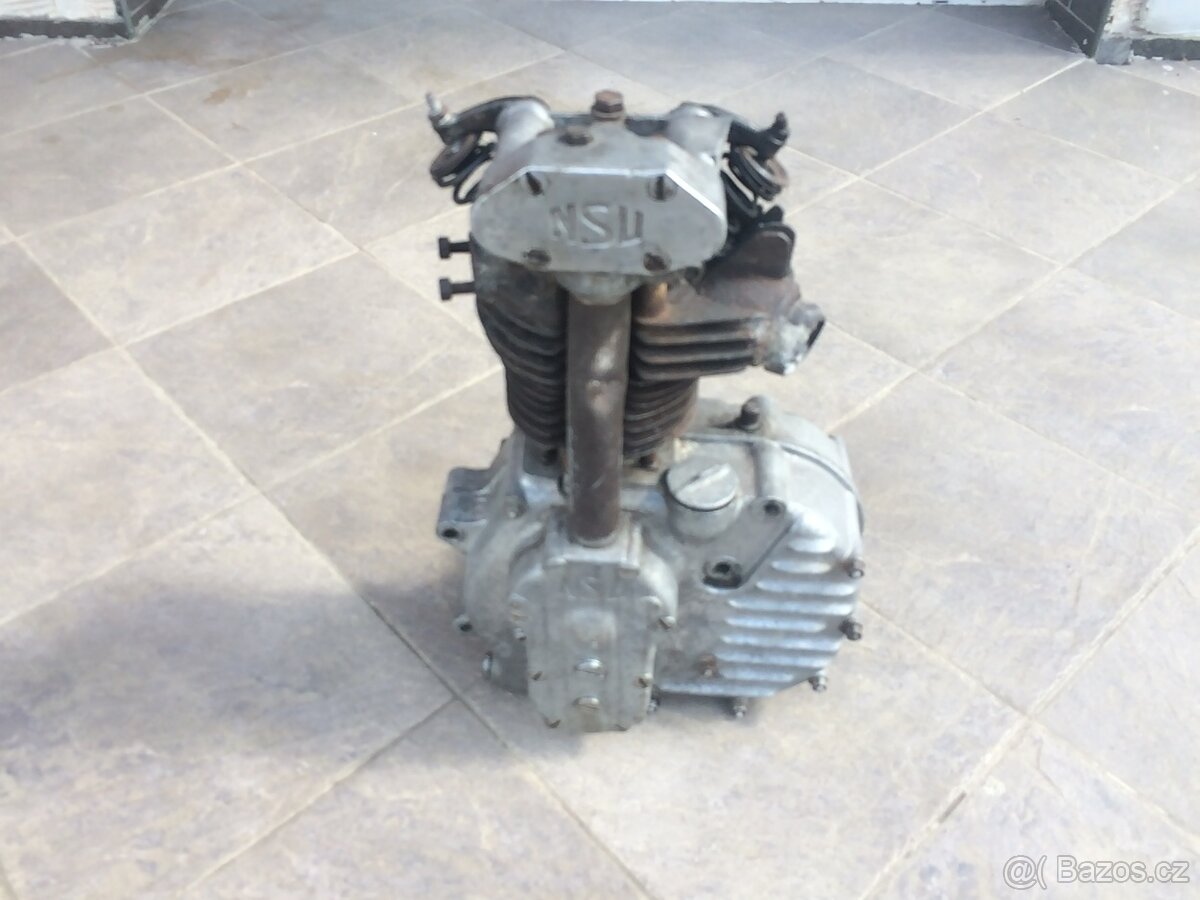 NSU 201 OSL litinová hlava