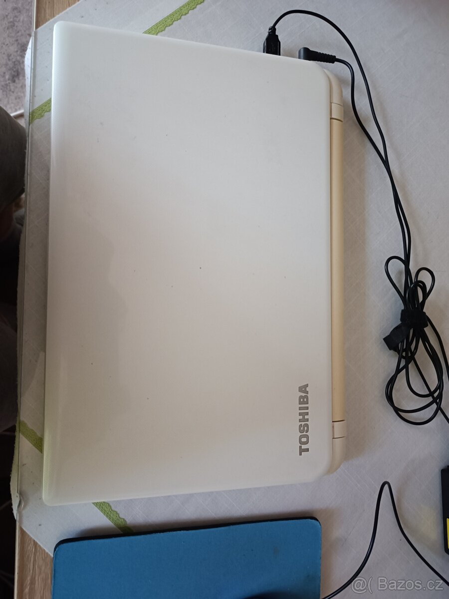 Toshiba Satellite L50-B-1FL (PSKTUE-01X00CCZ)