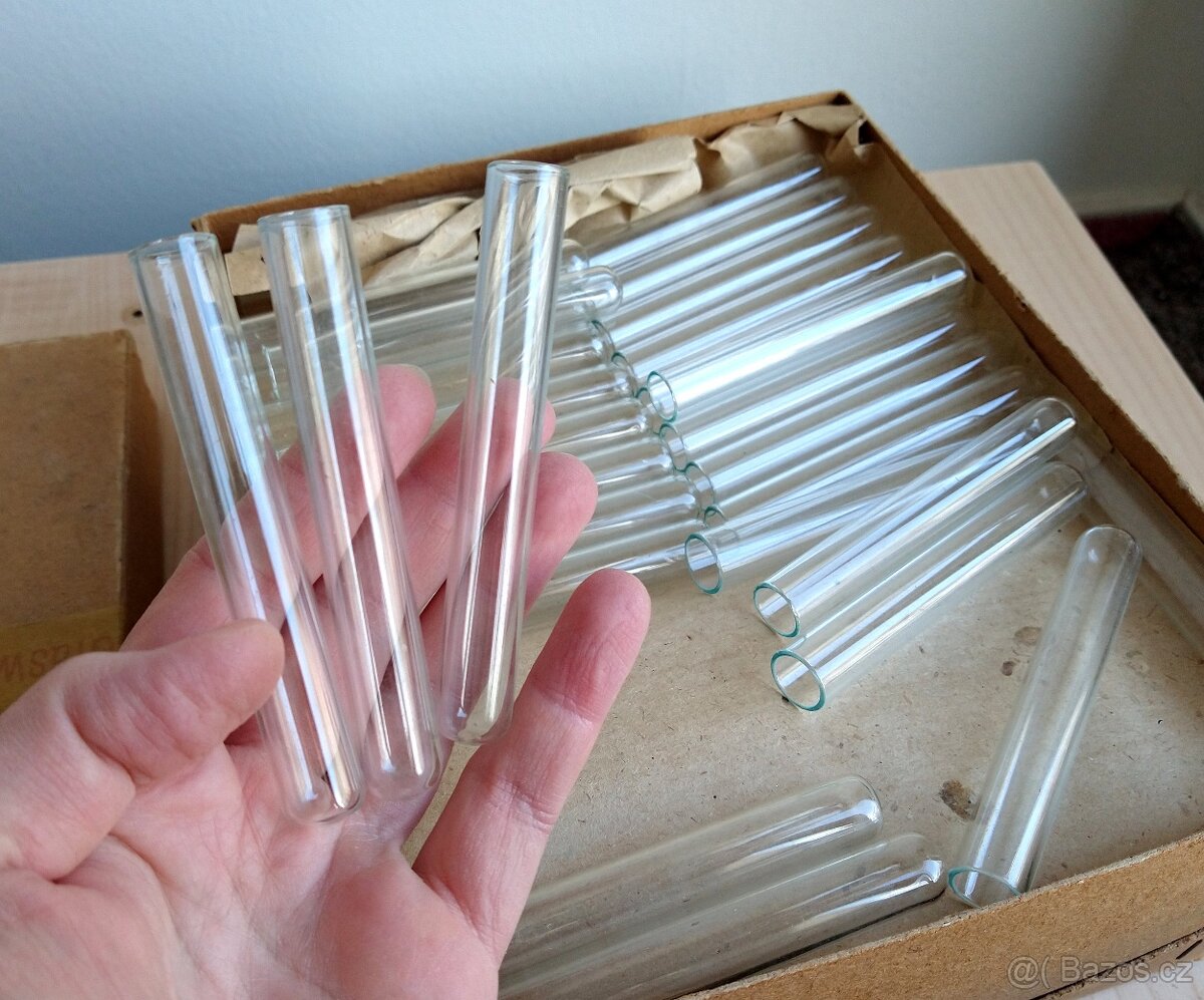 Prodám staré německé zkumavky - krabice po 200 kusech