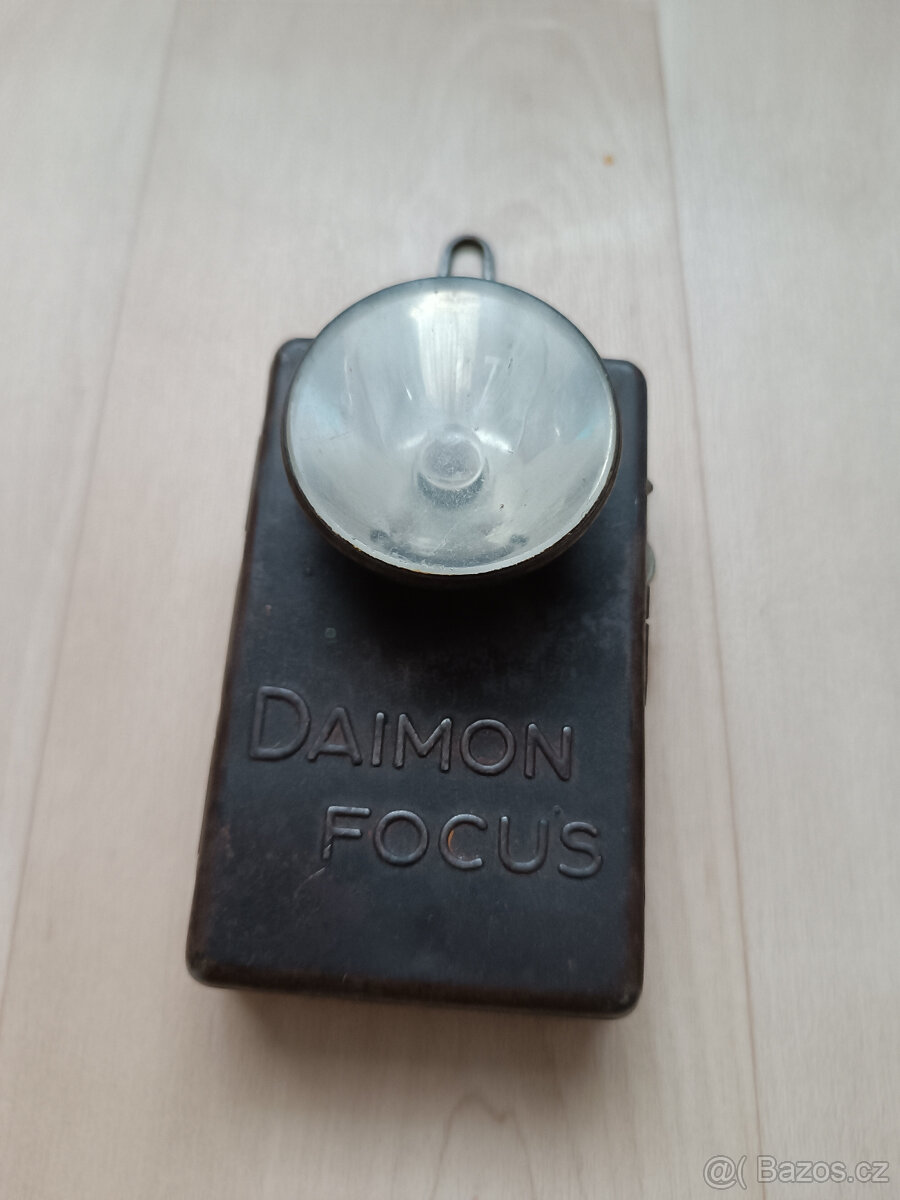 Svítilna Daimon Focus vyráběná pro SS ve 40. letech