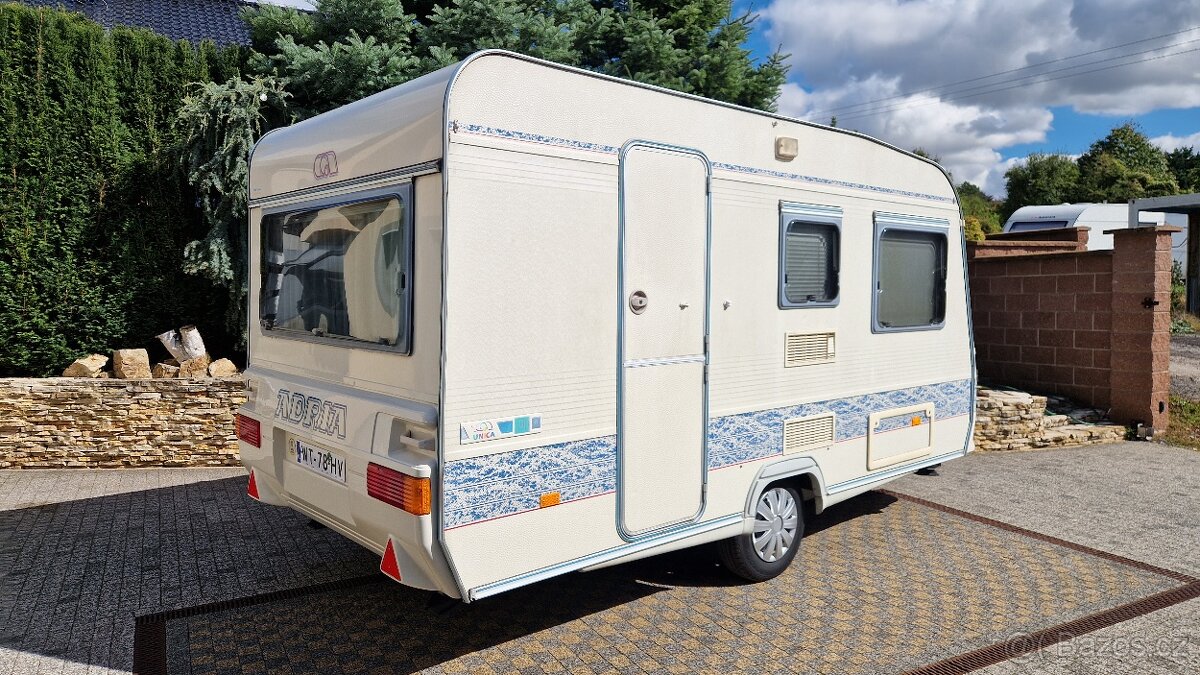 karavan Adria 390 4miest 795/1100kg, .,poschodová posteľ