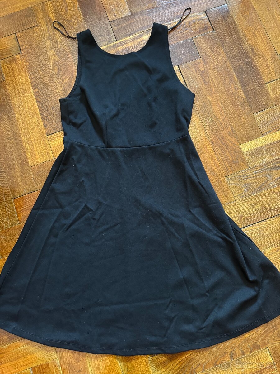 Černé dámské šaty vel. L Clockhouse