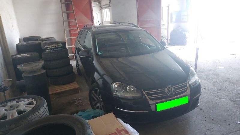 VW Golf 5 kombi černá BLS KHM