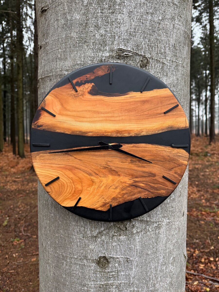 Hodiny z epoxidu a ovocného dřeva. 35cm průměr