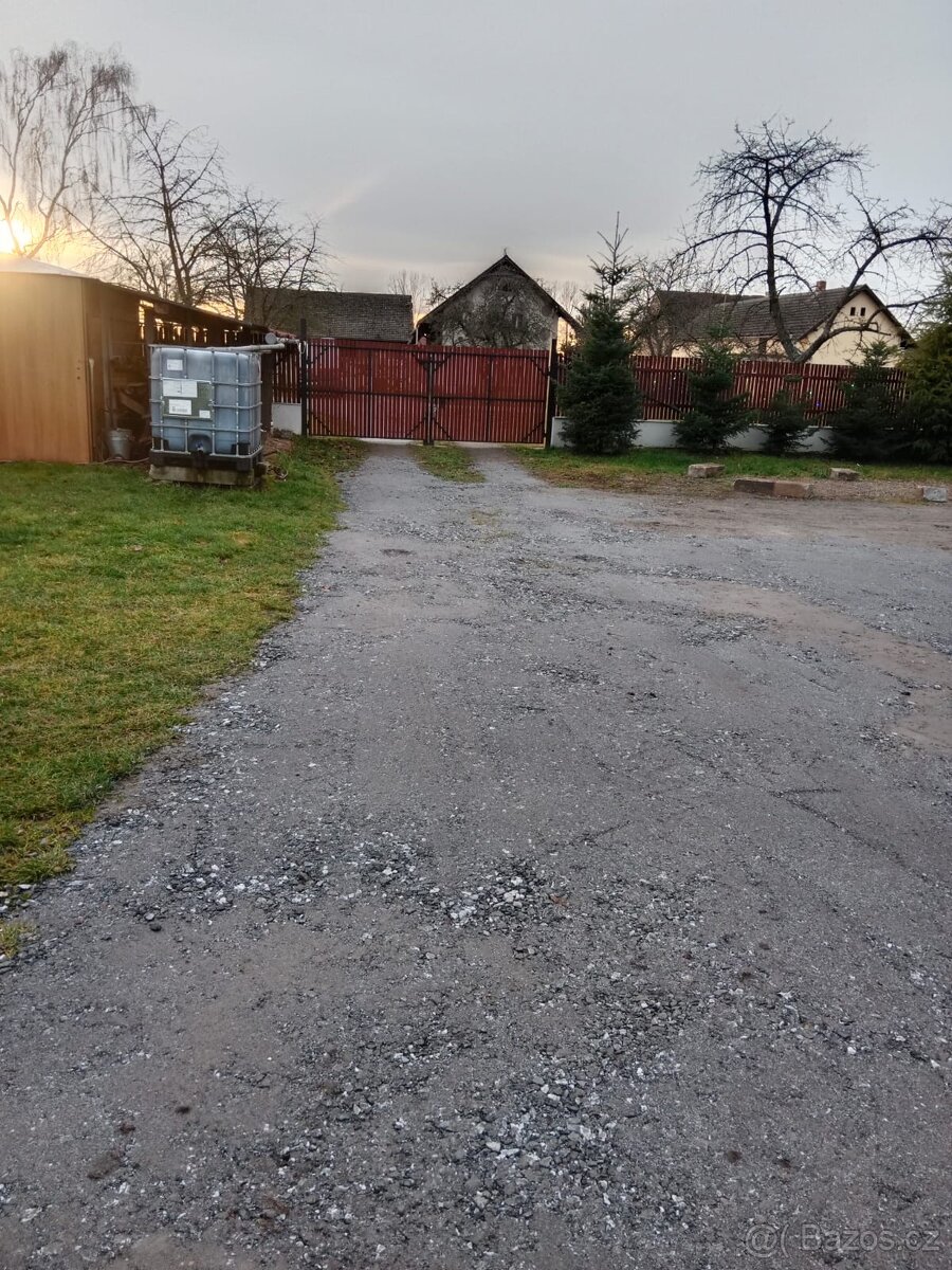 Pronájem oplocené plochy 350-400m2