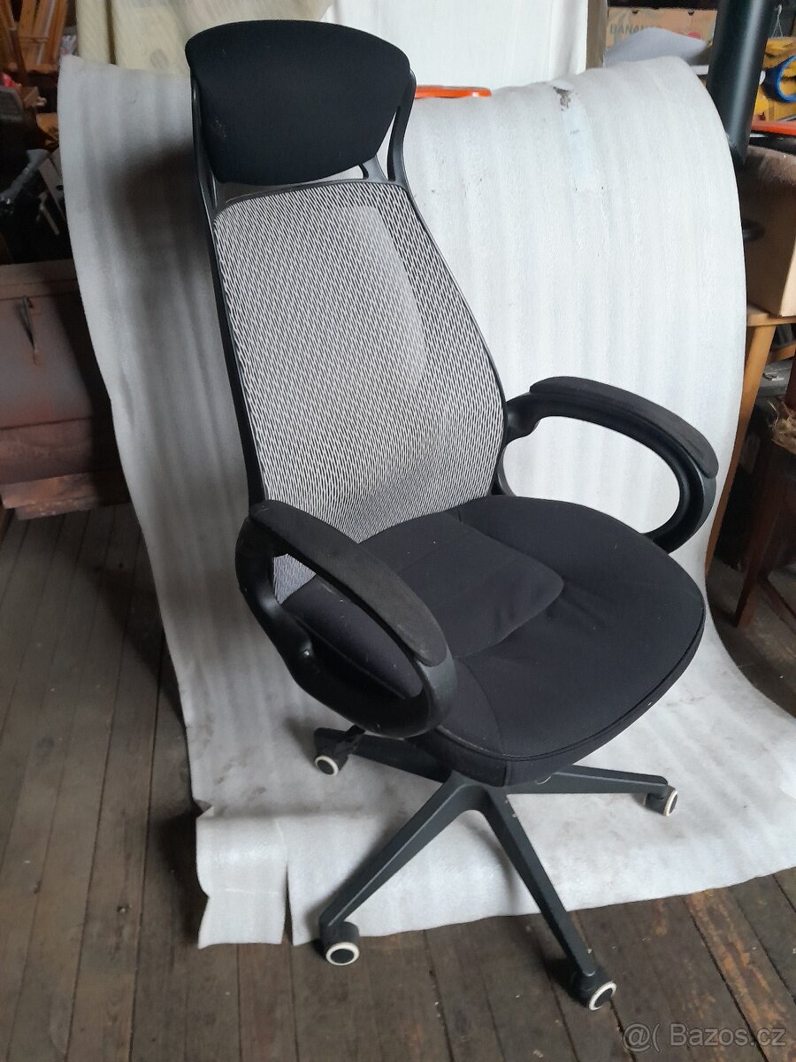 Kancelářské křeslo