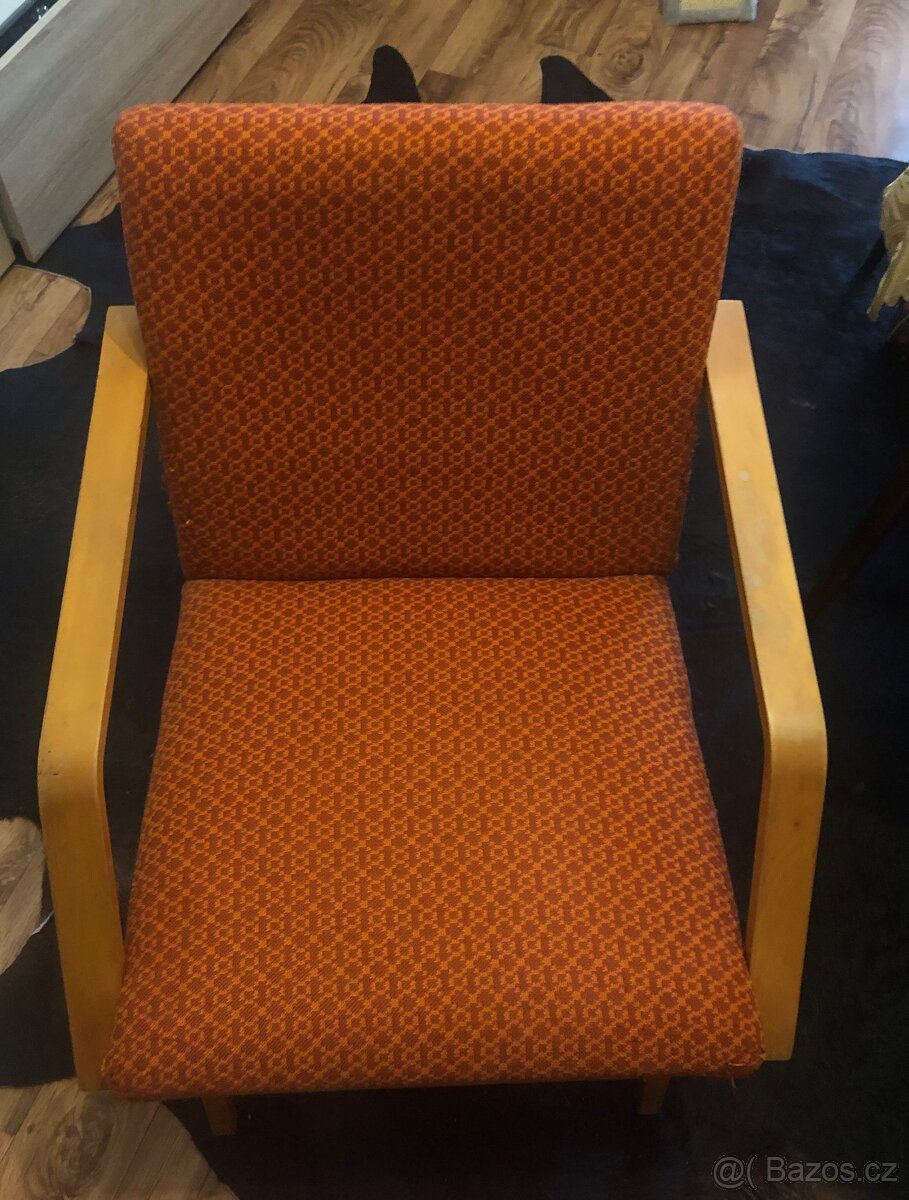Retro křesla od návrháře J. Šmídka.