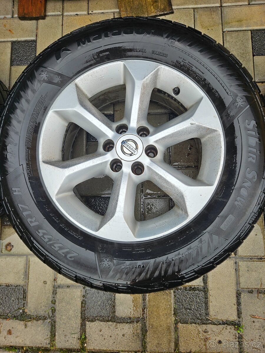 NISSAN NAVARA 2012