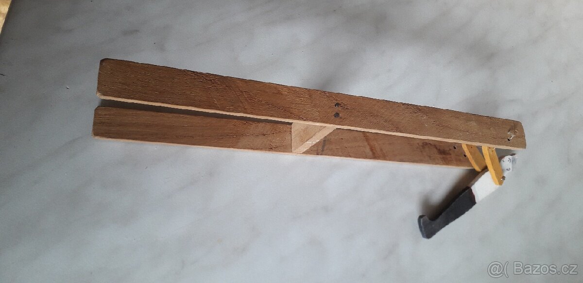 Stará dřevěná hračka