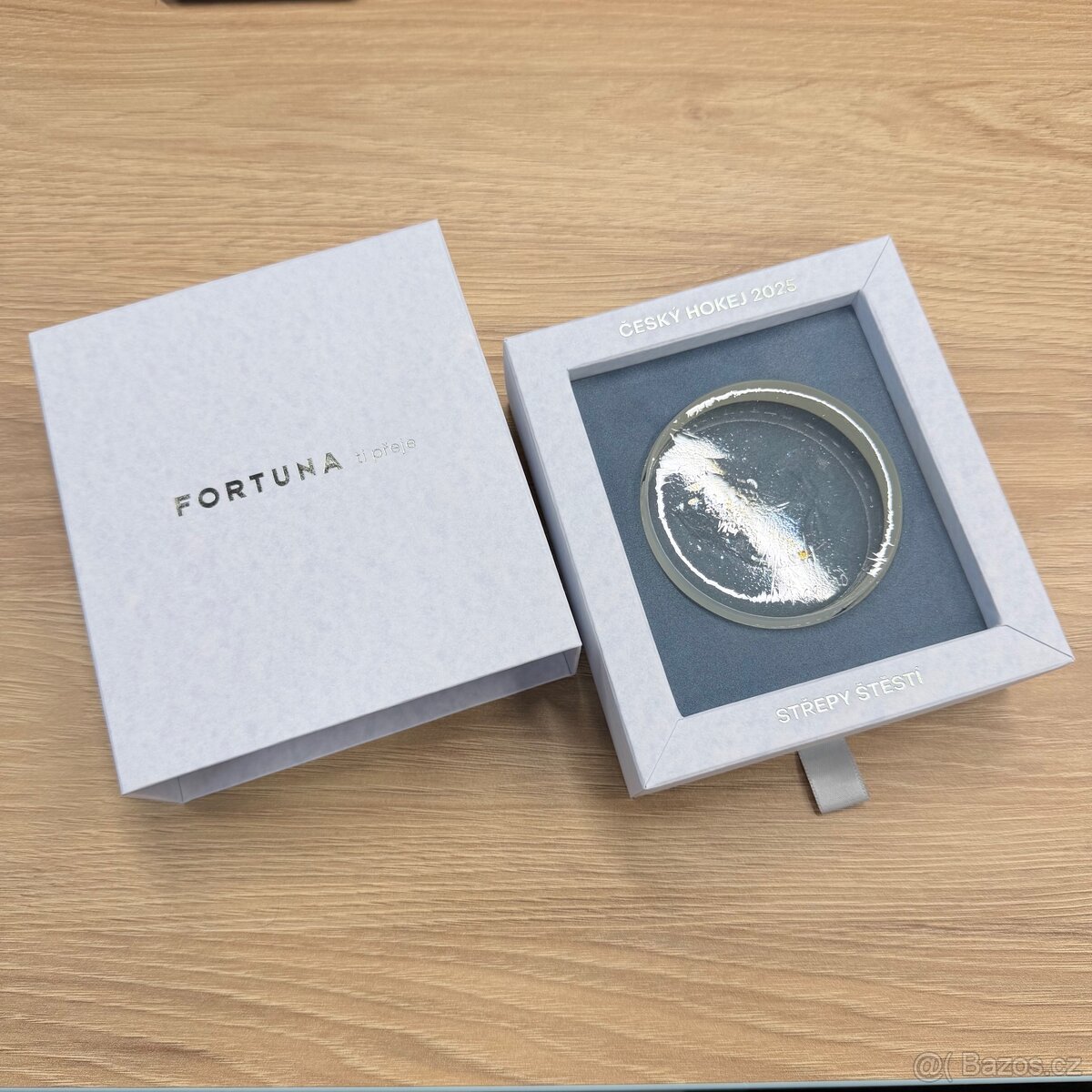 Skleněný sběratelský puk MS v hokeji 2025