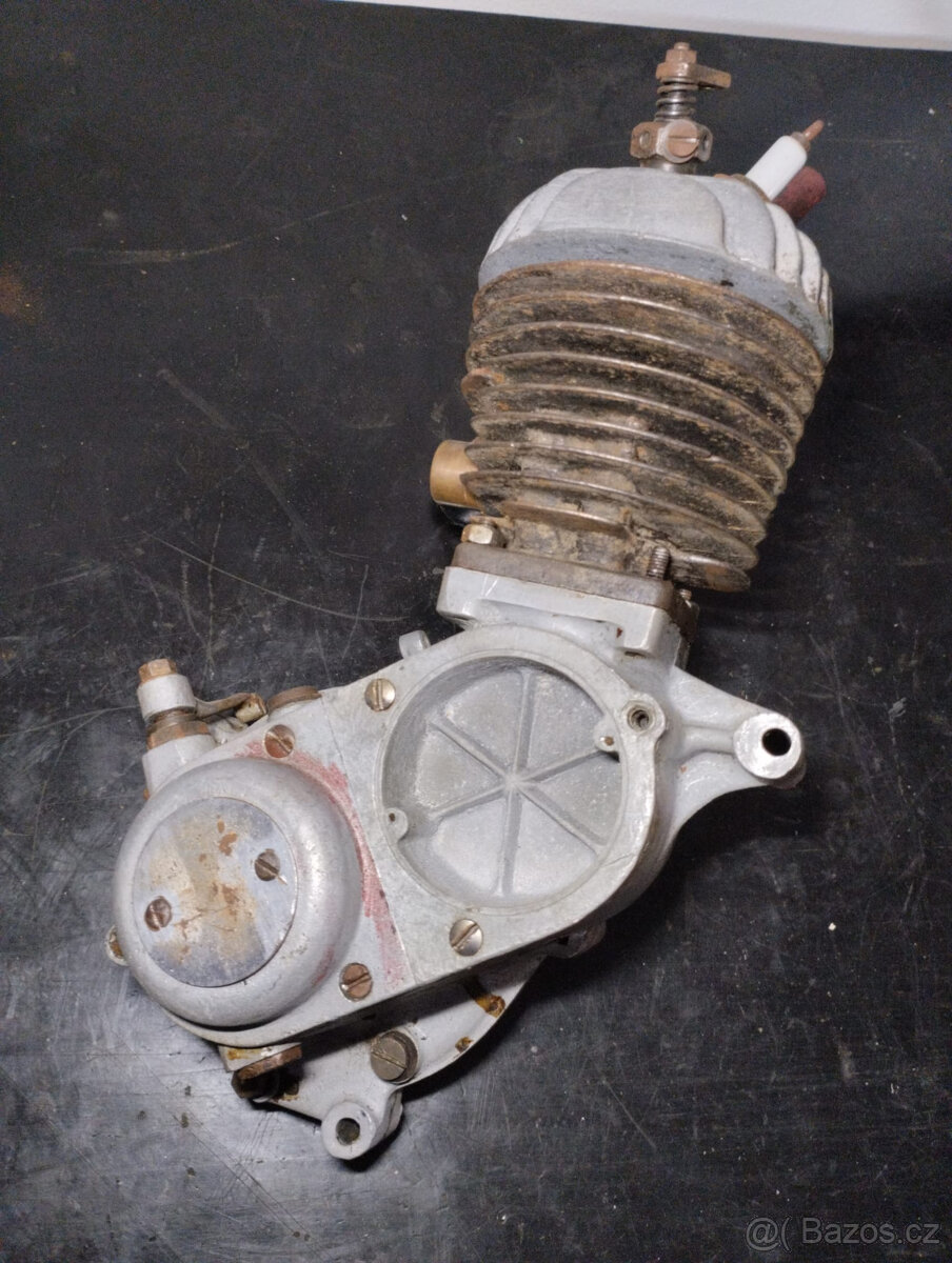 ČZ 98 jednorychlostní - bezrychlostní - Kaktus - motor