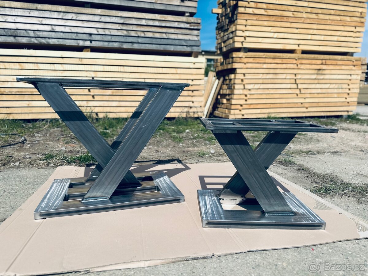 Podnož na jídelní + konferenční stůl