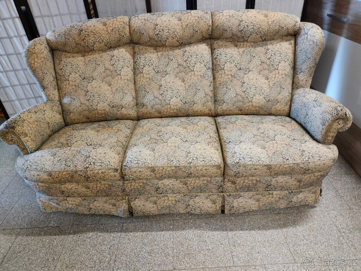 Pohovka starožitná