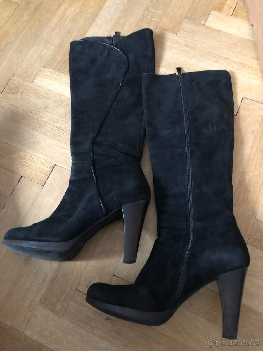 Luxusní značkové kozačky Kožené a kvalitní. Super materiál.